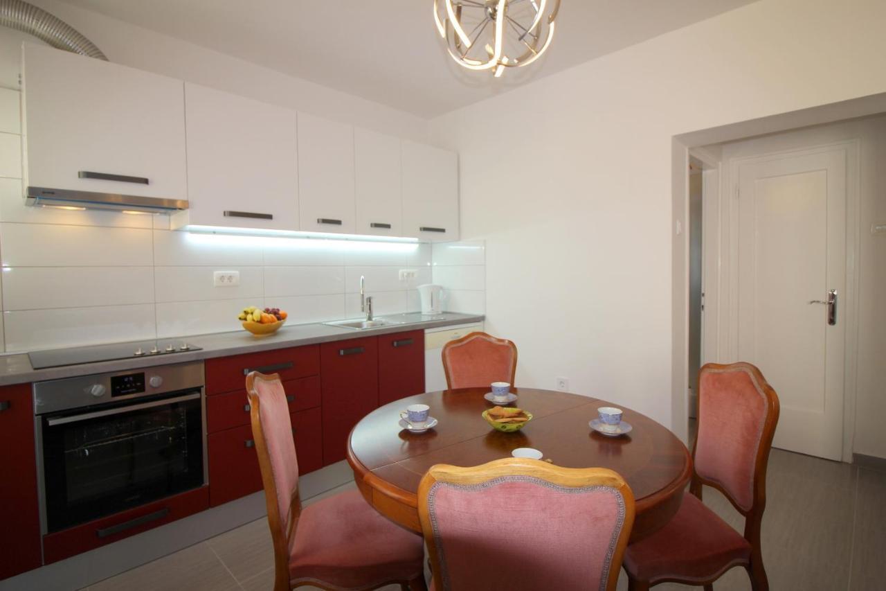 Apartment Agata In City Center Poreč Extérieur photo