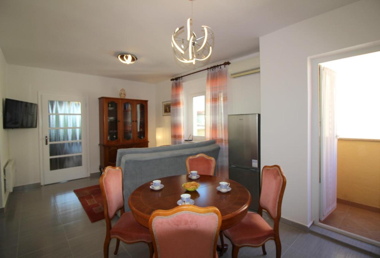 Apartment Agata In City Center Poreč Extérieur photo