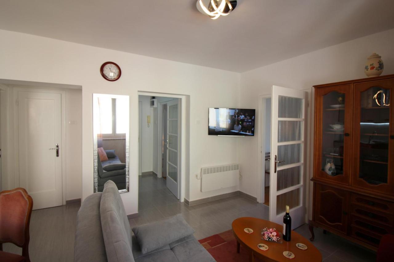 Apartment Agata In City Center Poreč Extérieur photo